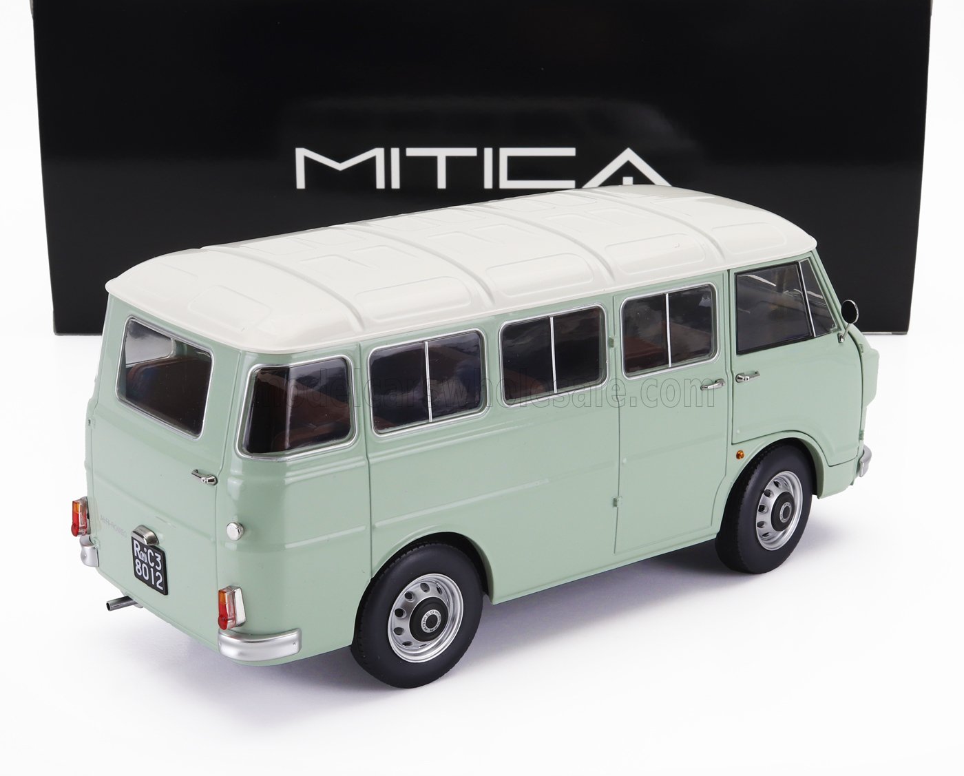 ALFA ROMEO  F-12 MINIBUS 1-SERIES 1967 VERY LIGHT GREEN IVORY - ACQUA DI FONTE 1:18 Mitica