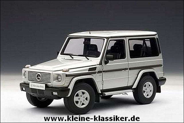 Mercedes Benz G500 SWB 1998 silber 1:18 Autoart