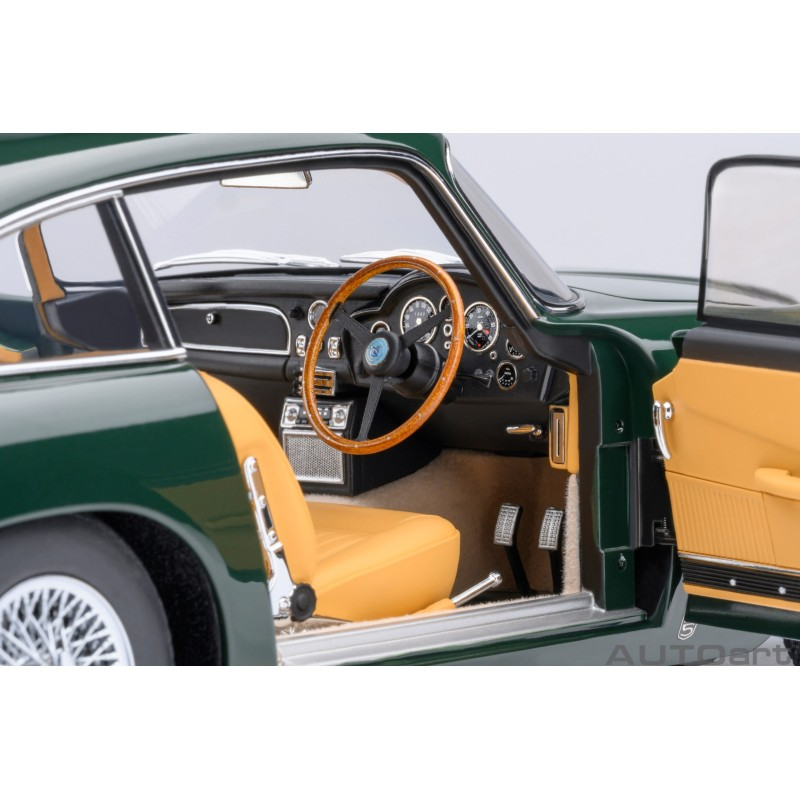 Aston Martin DB5  British Racing Green 1:18 Autoart 