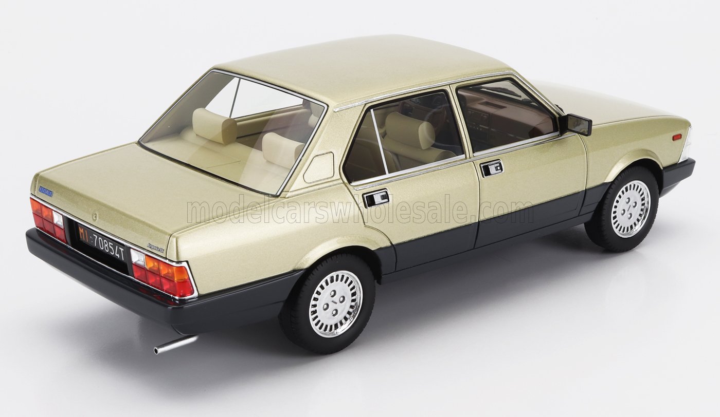 FIAT ARGENTA 2-SERIE VX/SX 120HP 1984 BEIGE MET  1:18 Mitica 