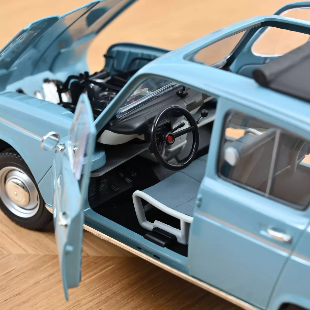 RENAULT 4 L 1966 FRENCH BLUE 1:18 Norev 