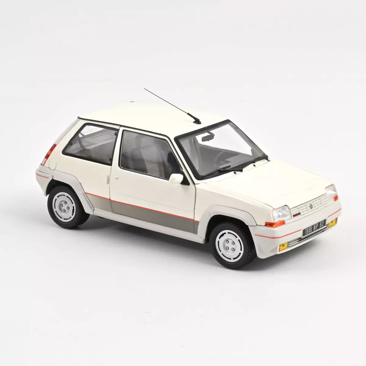 RENAULT R5 SUPERCINQ GT TURBO PH I 1986 WHITE METALLIC 1:18 Norev 