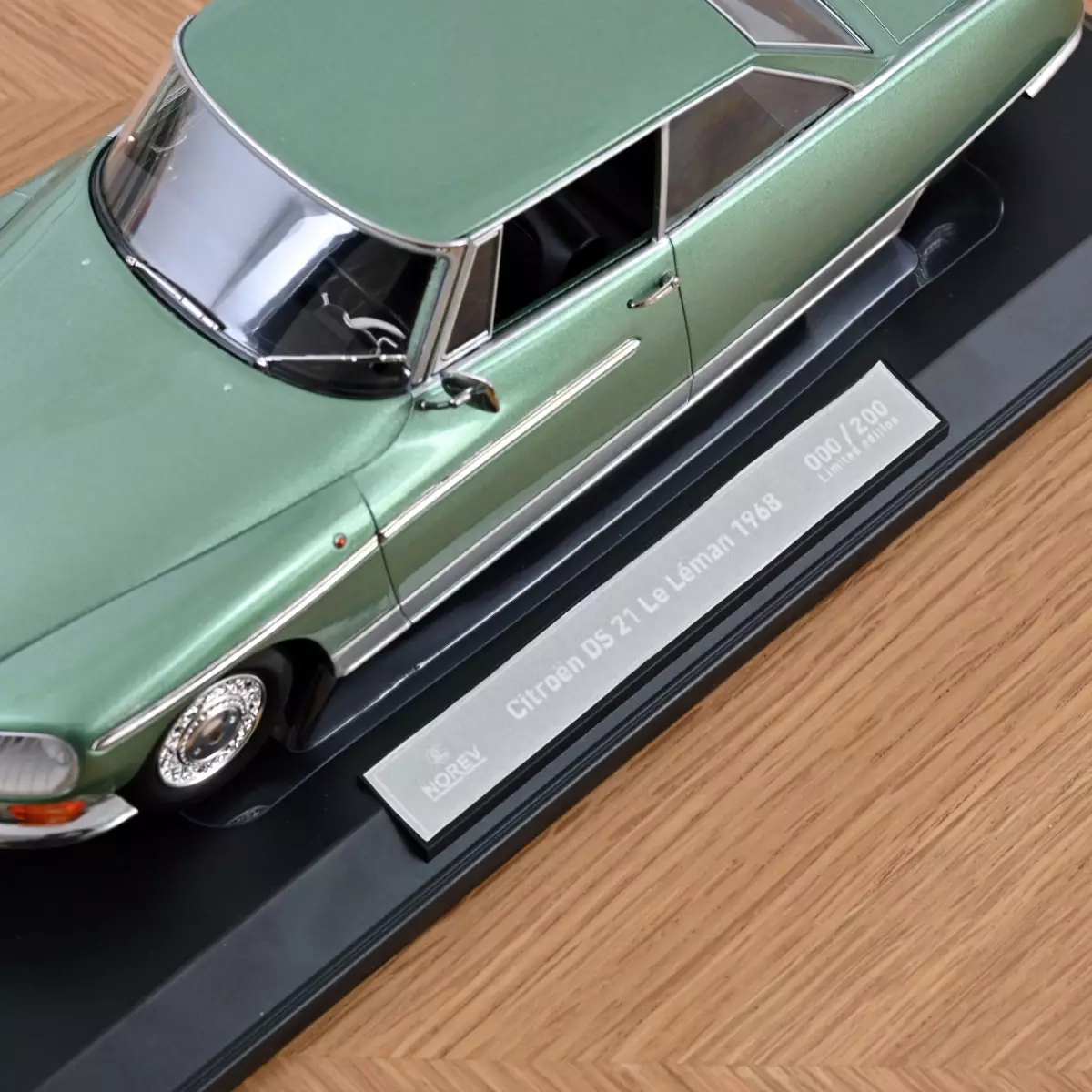 Citroen DS 21 Le Leman 1968 Vert métallisée 1:18 Norev