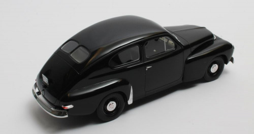 Volvo PV444 black 1952 1:18 Cult Scale Models