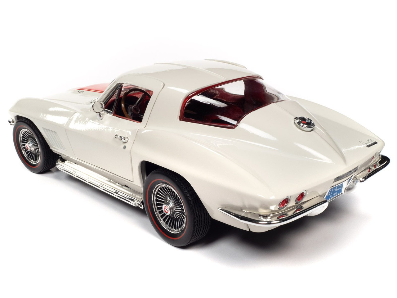 Chevrolet Corvette 427 Coupe White Stinger Stripe AMM1279 1:18 Autoworld